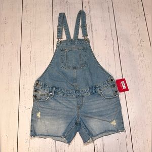 NWT Ingrid & Isabel Maternity Blue Denim Distressed Overalls Cut-offs Shorts 4